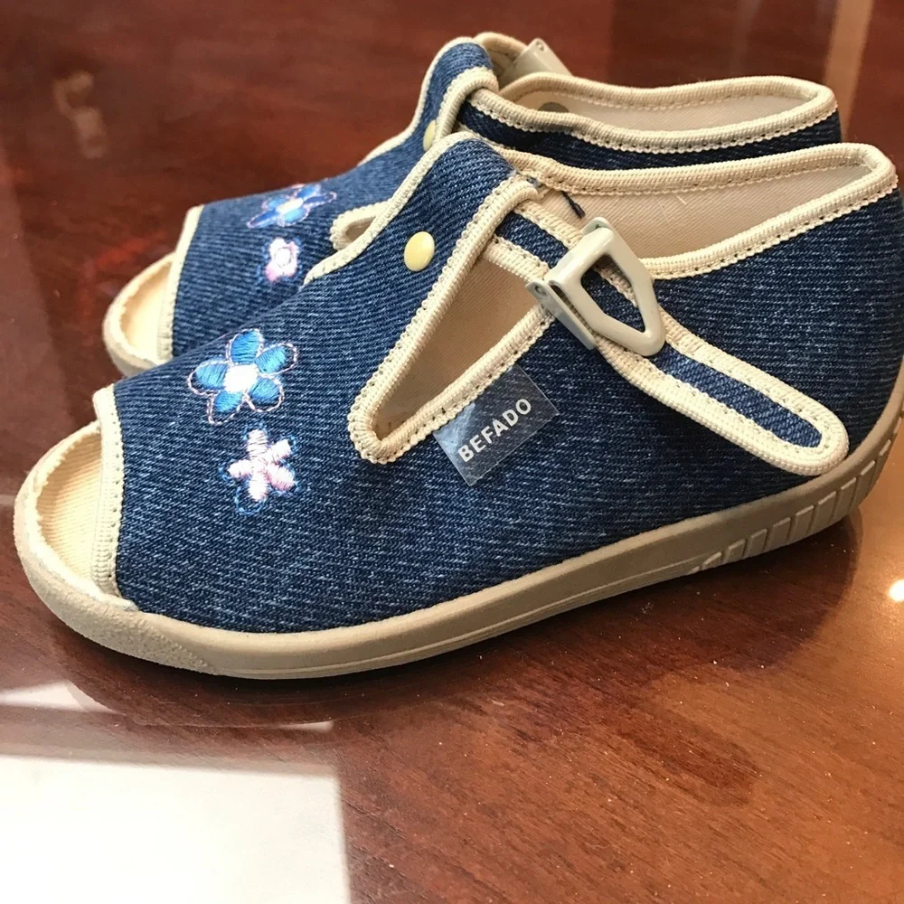 BEFADO SHOES SZ 25